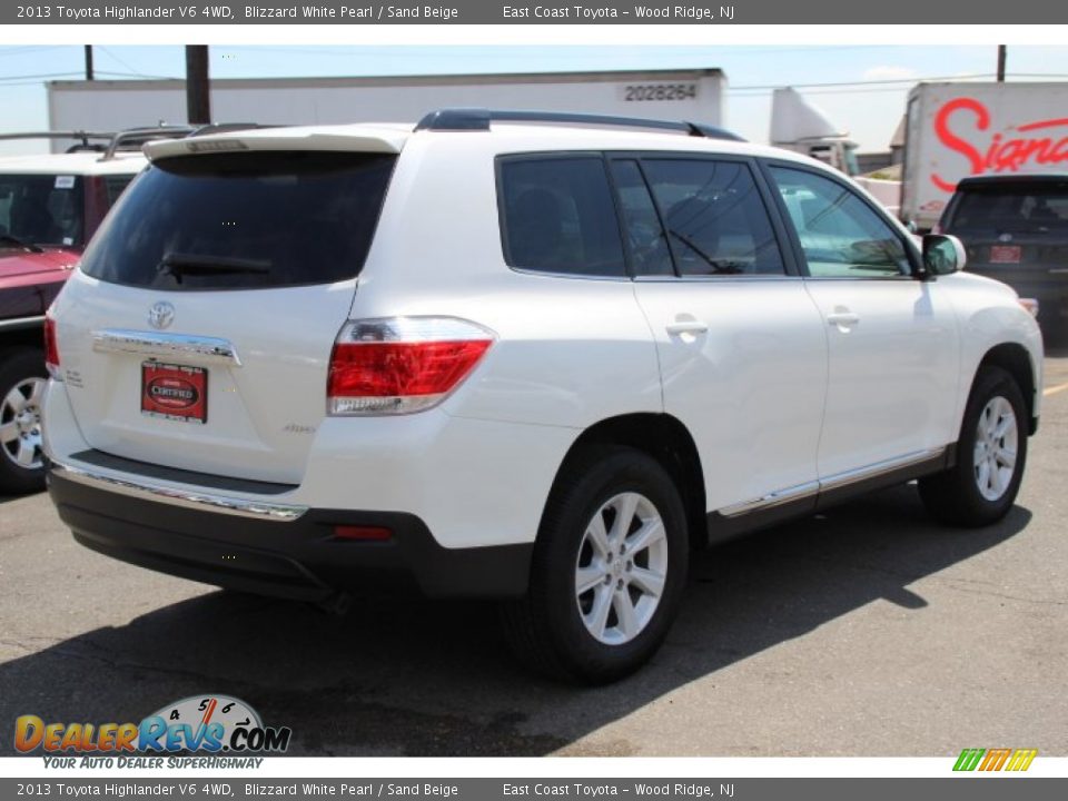 2013 Toyota Highlander V6 4WD Blizzard White Pearl / Sand Beige Photo #4
