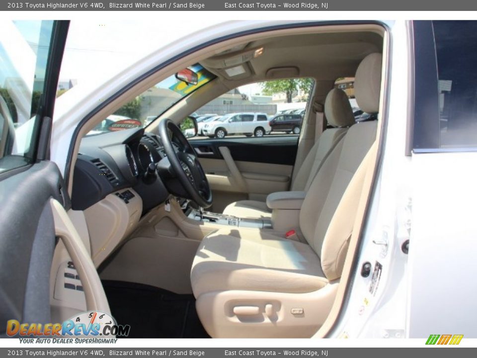 2013 Toyota Highlander V6 4WD Blizzard White Pearl / Sand Beige Photo #7