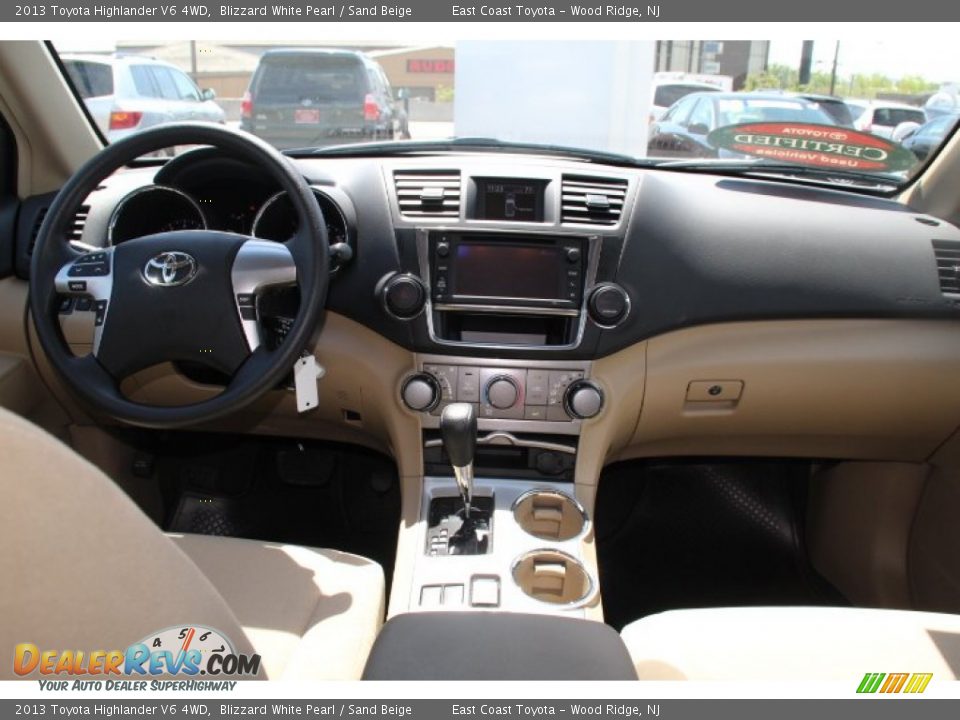 2013 Toyota Highlander V6 4WD Blizzard White Pearl / Sand Beige Photo #9