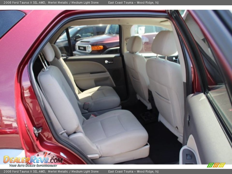 2008 Ford Taurus X SEL AWD Merlot Metallic / Medium Light Stone Photo #11