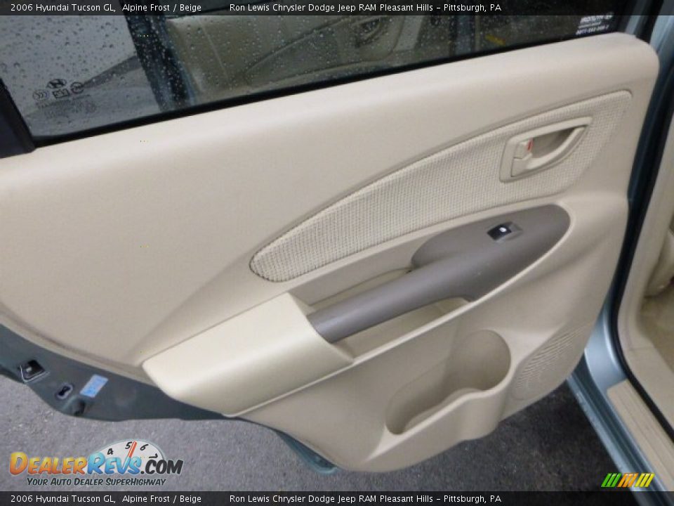 2006 Hyundai Tucson GL Alpine Frost / Beige Photo #12