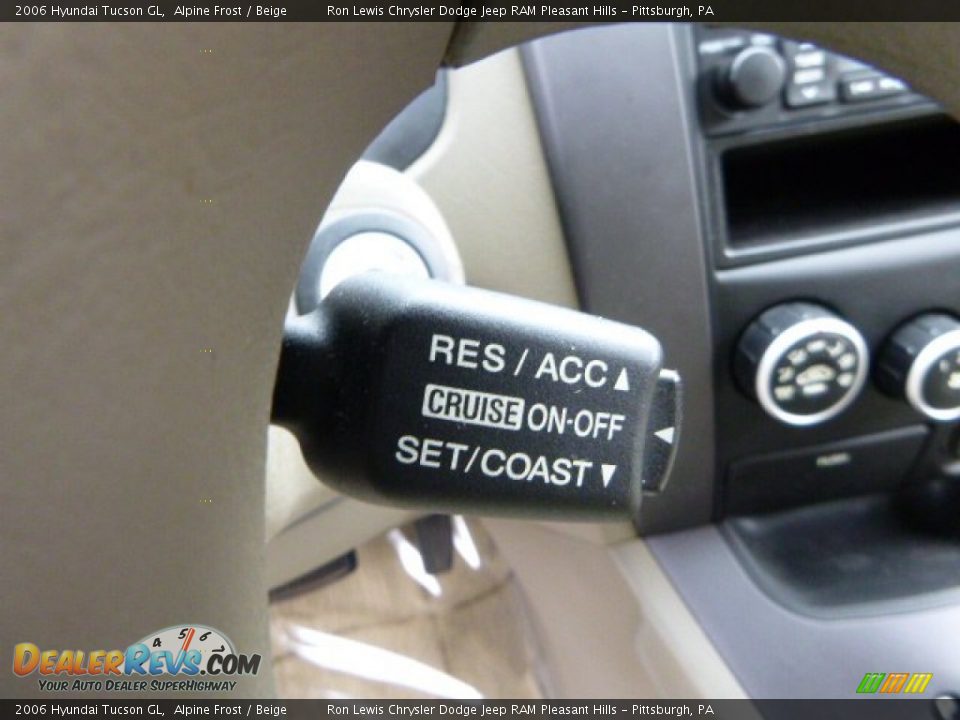 2006 Hyundai Tucson GL Alpine Frost / Beige Photo #16