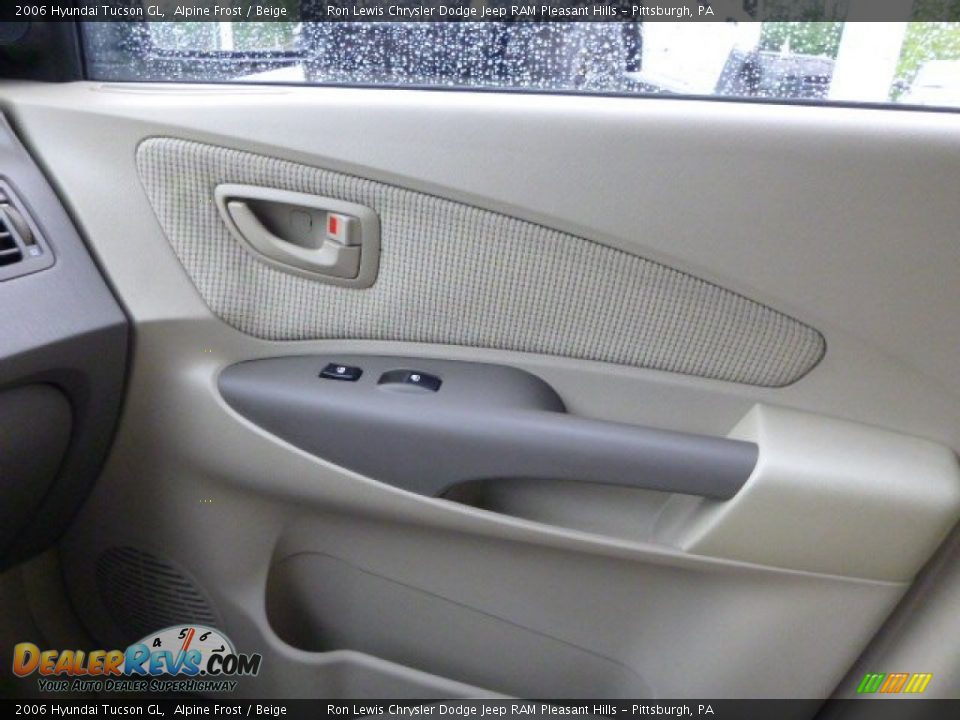 2006 Hyundai Tucson GL Alpine Frost / Beige Photo #17