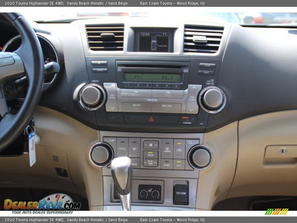 2010 Toyota Highlander SE 4WD Sandy Beach Metallic / Sand Beige Photo #10