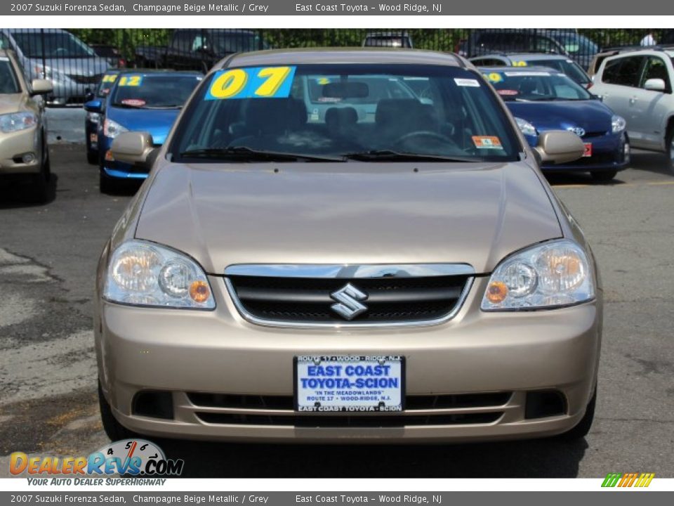 2007 Suzuki Forenza Sedan Champagne Beige Metallic / Grey Photo #2