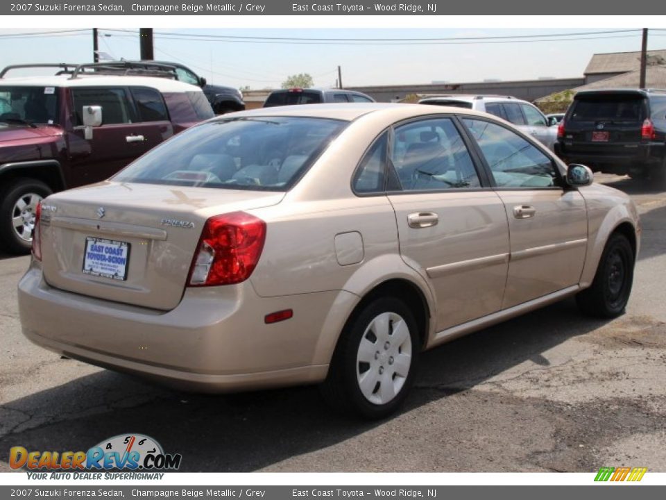 2007 Suzuki Forenza Sedan Champagne Beige Metallic / Grey Photo #4