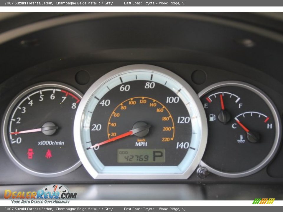 2007 Suzuki Forenza Sedan Champagne Beige Metallic / Grey Photo #12