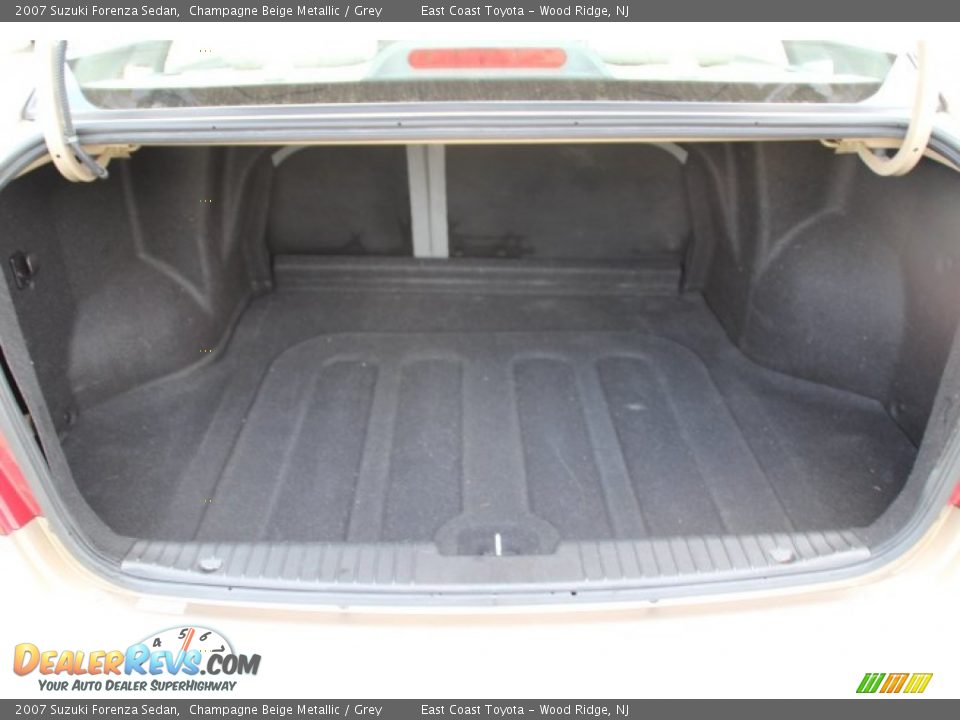 2007 Suzuki Forenza Sedan Champagne Beige Metallic / Grey Photo #13