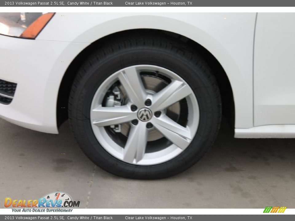 2013 Volkswagen Passat 2.5L SE Candy White / Titan Black Photo #4