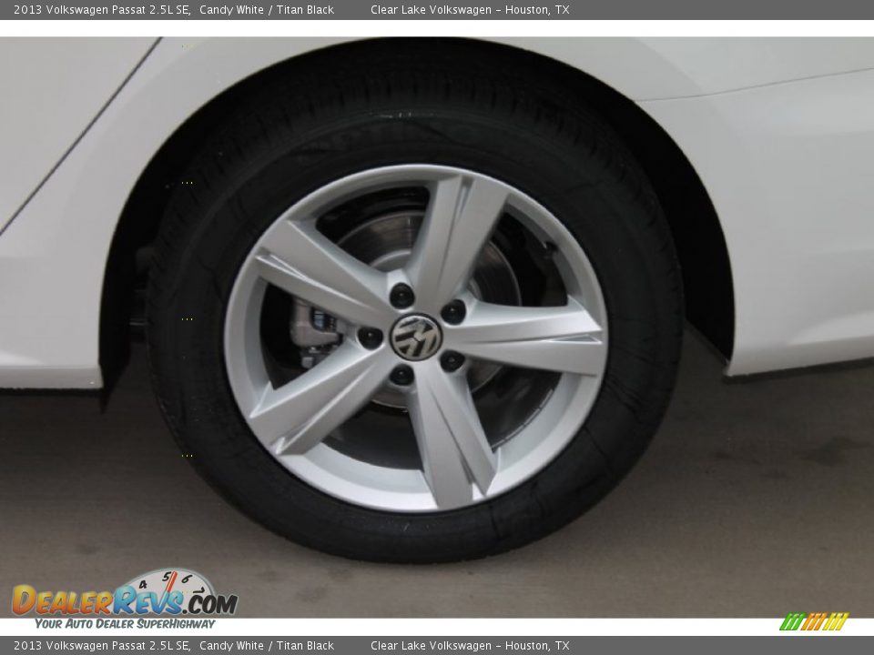 2013 Volkswagen Passat 2.5L SE Candy White / Titan Black Photo #6