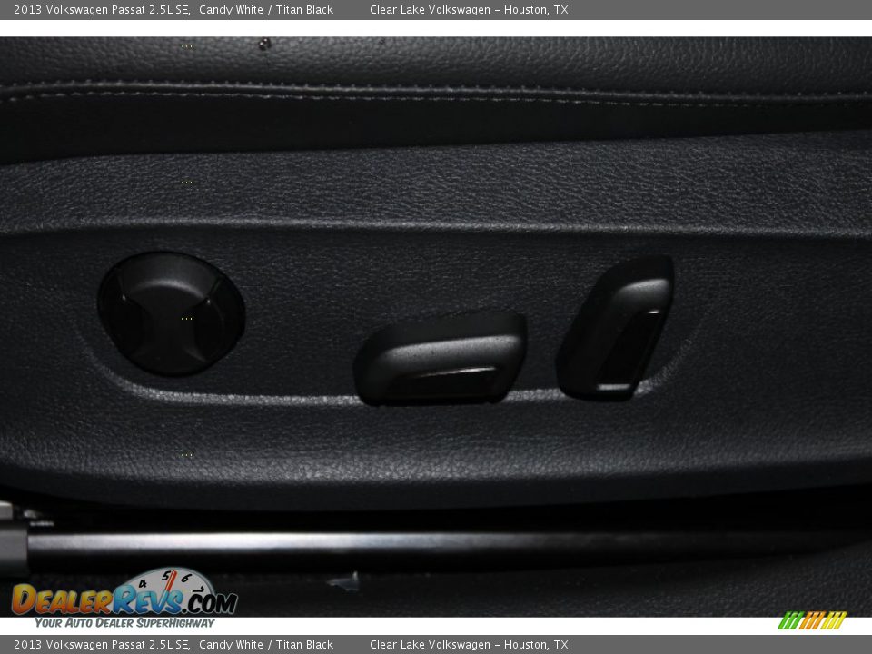 2013 Volkswagen Passat 2.5L SE Candy White / Titan Black Photo #14
