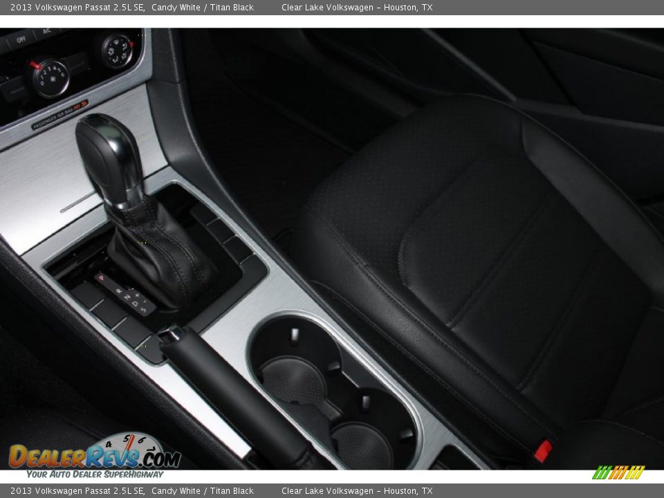 2013 Volkswagen Passat 2.5L SE Candy White / Titan Black Photo #16