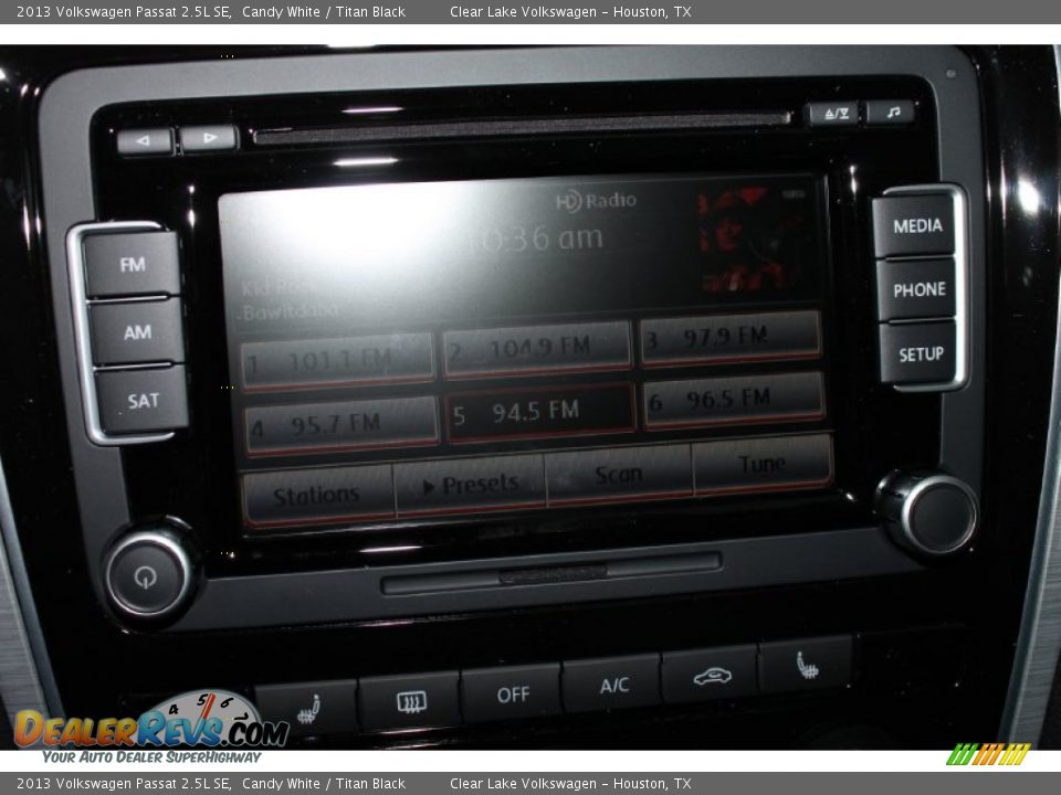 2013 Volkswagen Passat 2.5L SE Candy White / Titan Black Photo #17