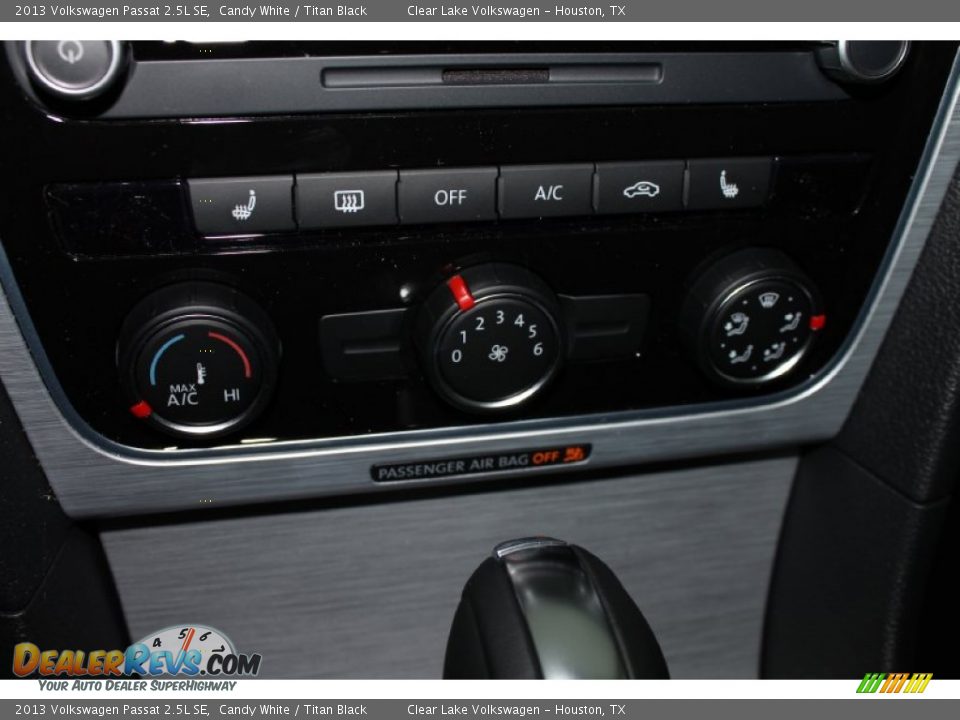 2013 Volkswagen Passat 2.5L SE Candy White / Titan Black Photo #18