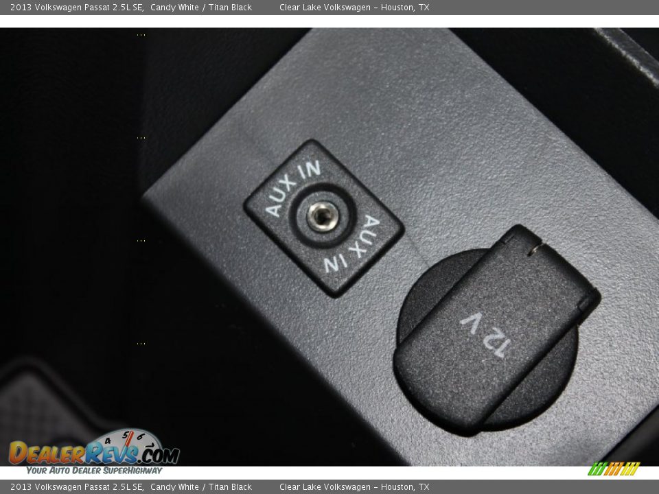 2013 Volkswagen Passat 2.5L SE Candy White / Titan Black Photo #19