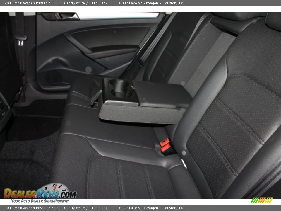 2013 Volkswagen Passat 2.5L SE Candy White / Titan Black Photo #27