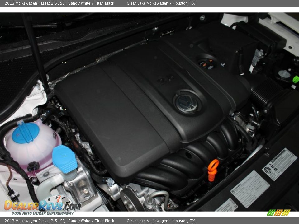 2013 Volkswagen Passat 2.5L SE Candy White / Titan Black Photo #29