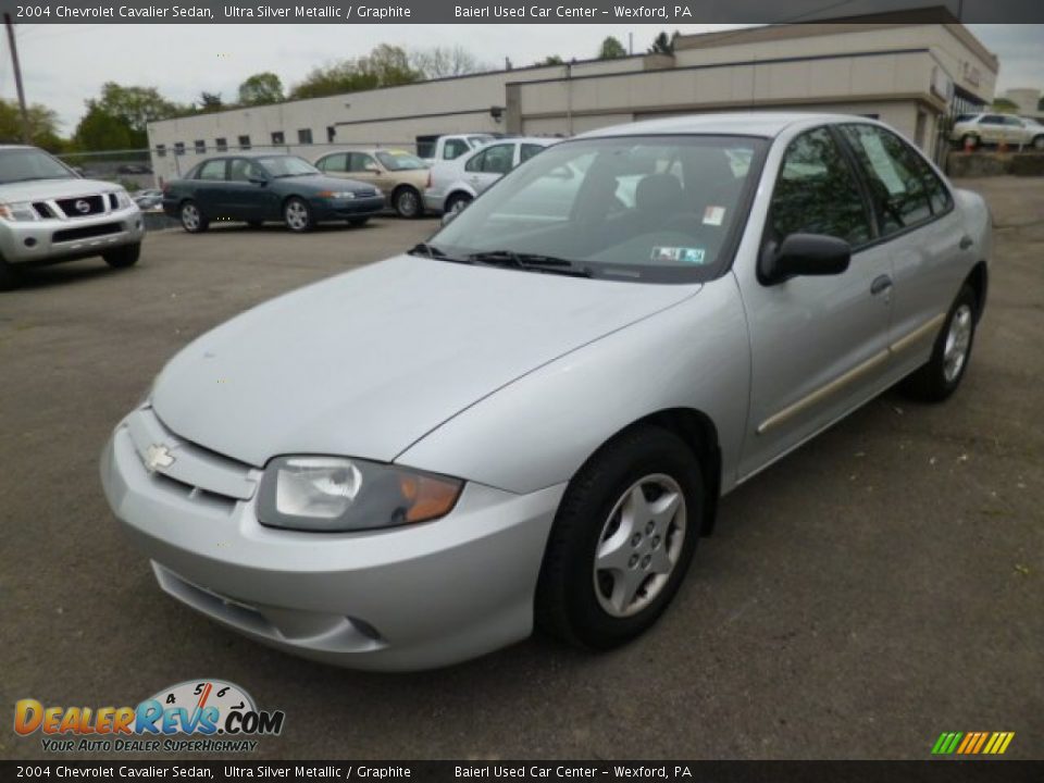 2004 Chevrolet Cavalier Sedan Ultra Silver Metallic / Graphite Photo #3