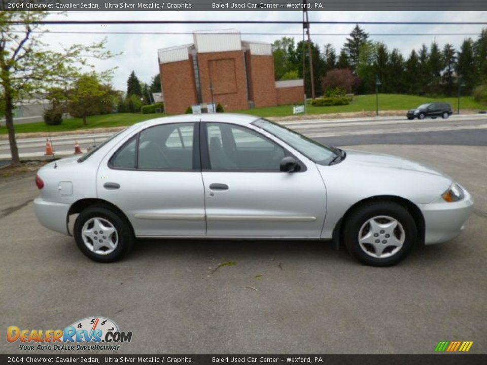 2004 Chevrolet Cavalier Sedan Ultra Silver Metallic / Graphite Photo #8