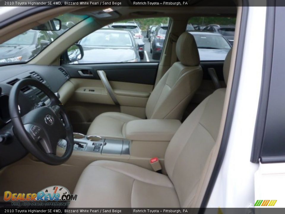 2010 Toyota Highlander SE 4WD Blizzard White Pearl / Sand Beige Photo #4