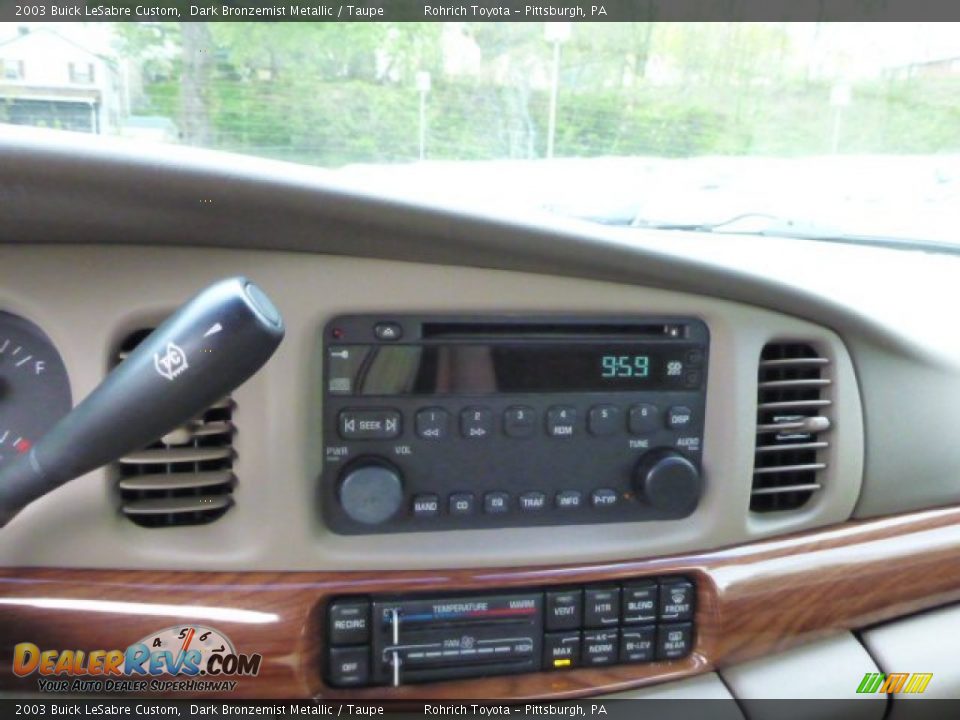 Controls of 2003 Buick LeSabre Custom Photo #19
