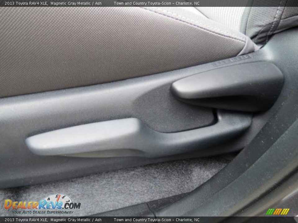 2013 Toyota RAV4 XLE Magnetic Gray Metallic / Ash Photo #9