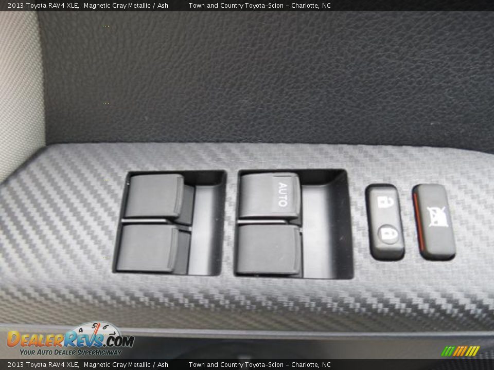 2013 Toyota RAV4 XLE Magnetic Gray Metallic / Ash Photo #10