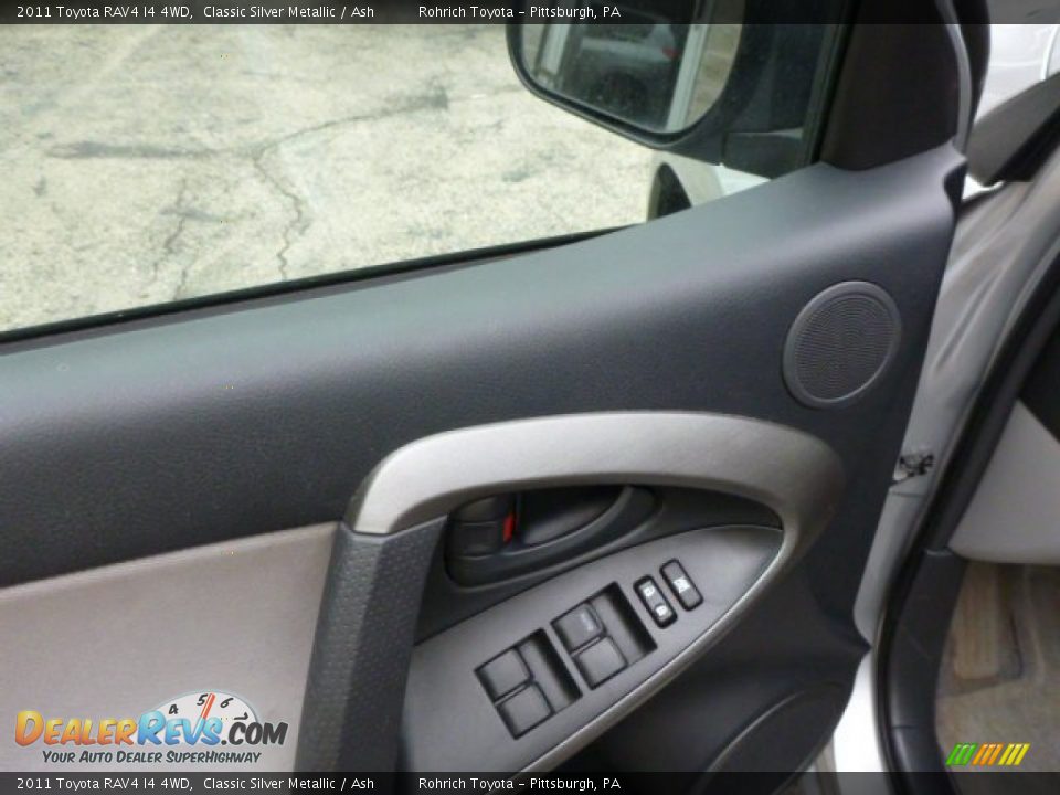 2011 Toyota RAV4 I4 4WD Classic Silver Metallic / Ash Photo #16