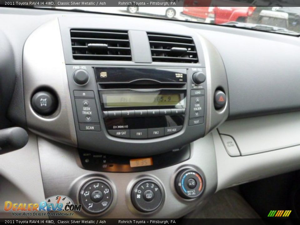2011 Toyota RAV4 I4 4WD Classic Silver Metallic / Ash Photo #19
