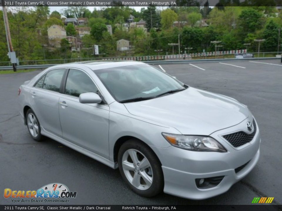 2011 Toyota Camry SE Classic Silver Metallic / Dark Charcoal Photo #1