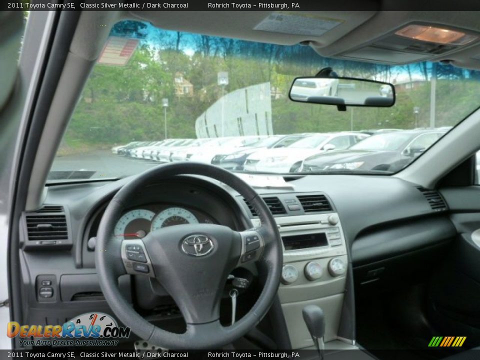 2011 Toyota Camry SE Classic Silver Metallic / Dark Charcoal Photo #6