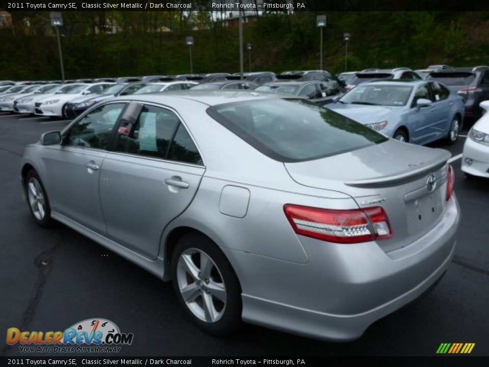 2011 Toyota Camry SE Classic Silver Metallic / Dark Charcoal Photo #13
