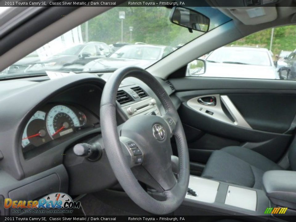 2011 Toyota Camry SE Classic Silver Metallic / Dark Charcoal Photo #18