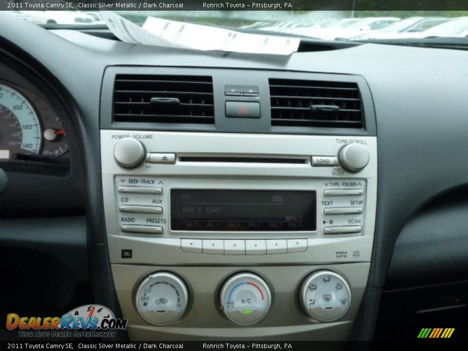 2011 Toyota Camry SE Classic Silver Metallic / Dark Charcoal Photo #19