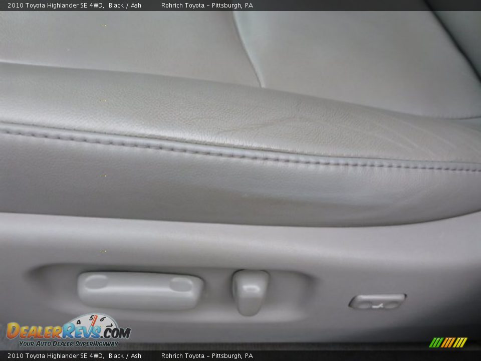 2010 Toyota Highlander SE 4WD Black / Ash Photo #17