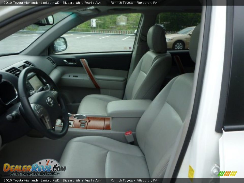 Ash Interior - 2010 Toyota Highlander Limited 4WD Photo #4