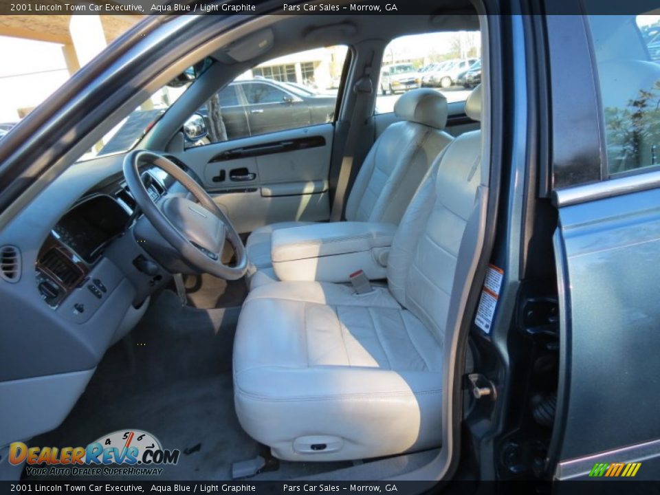 2001 Lincoln Town Car Executive Aqua Blue / Light Graphite Photo #6