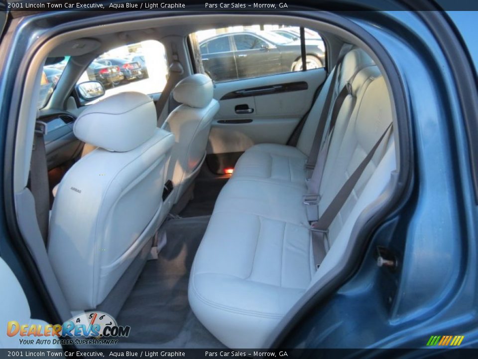 2001 Lincoln Town Car Executive Aqua Blue / Light Graphite Photo #7