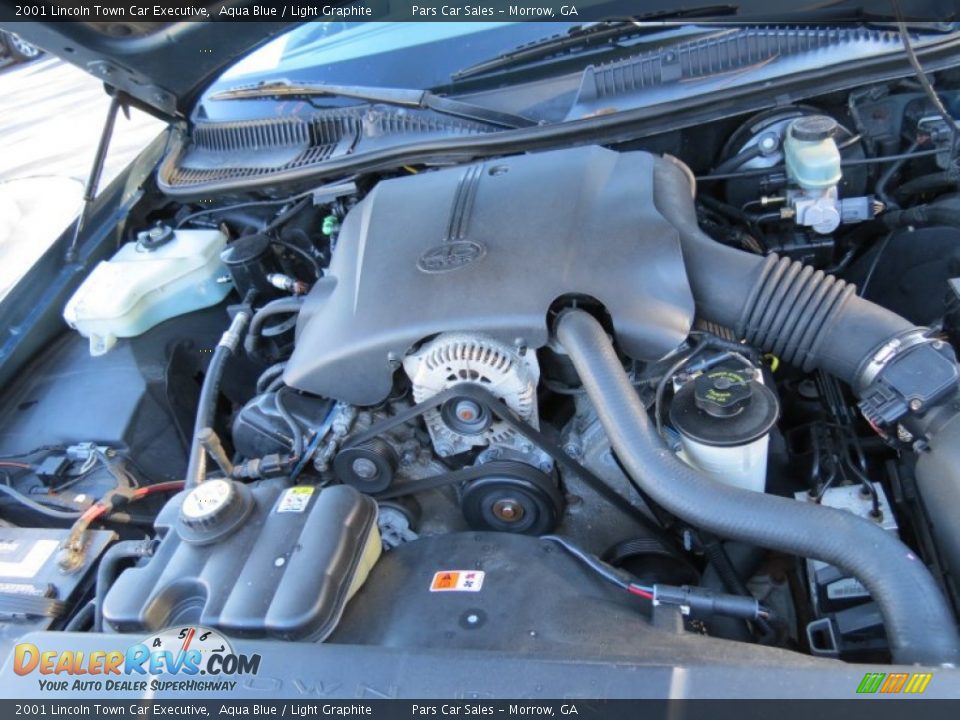2001 Lincoln Town Car Executive Aqua Blue / Light Graphite Photo #11