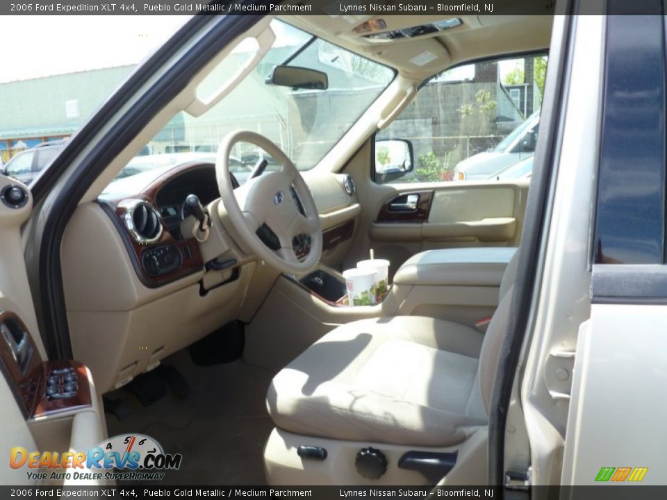 2006 Ford Expedition XLT 4x4 Pueblo Gold Metallic / Medium Parchment Photo #11