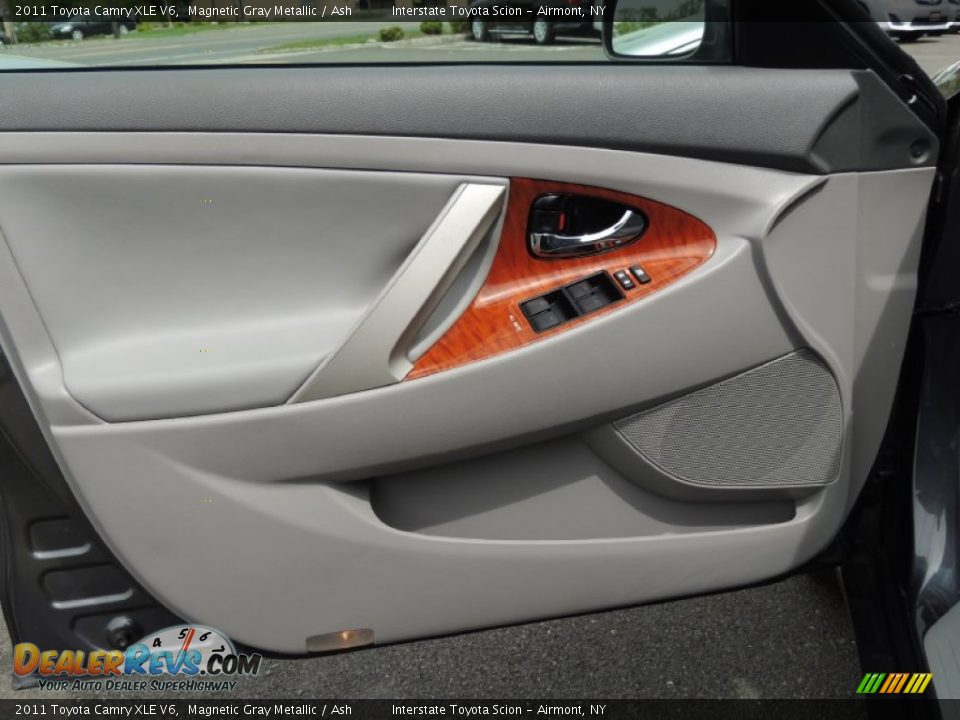2011 Toyota Camry XLE V6 Magnetic Gray Metallic / Ash Photo #7