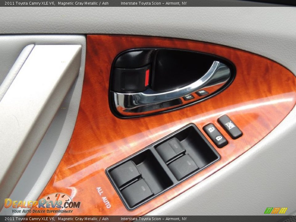 2011 Toyota Camry XLE V6 Magnetic Gray Metallic / Ash Photo #8