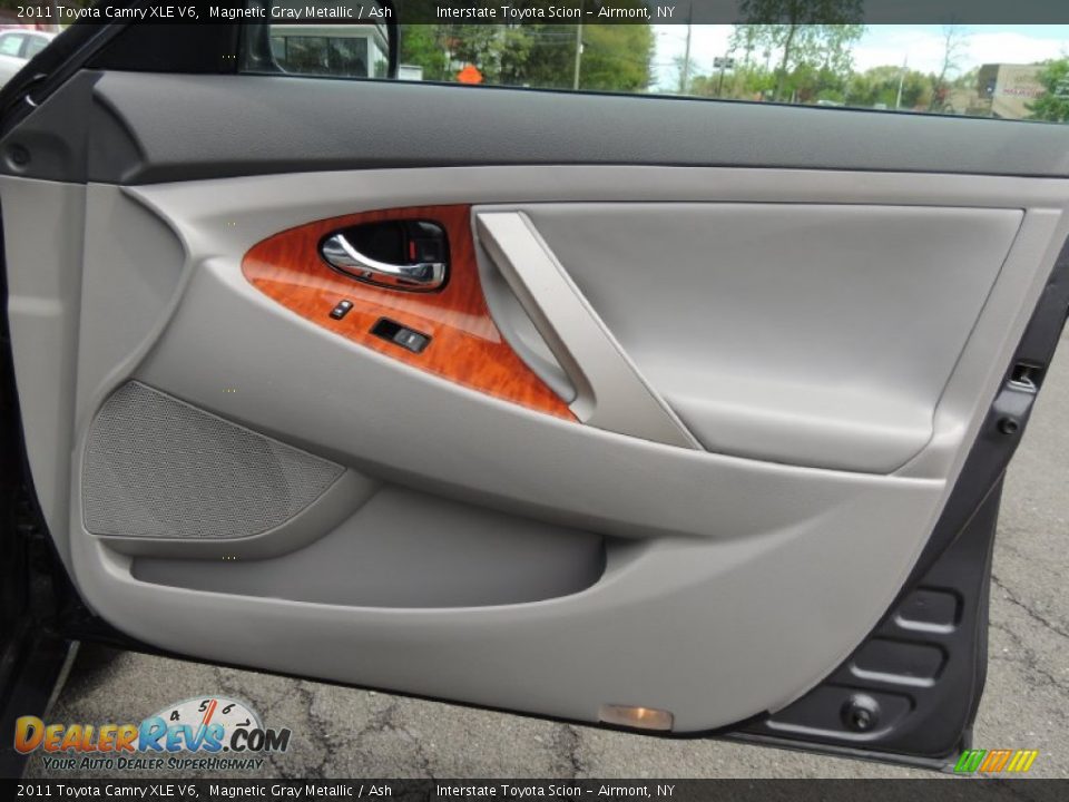 2011 Toyota Camry XLE V6 Magnetic Gray Metallic / Ash Photo #20
