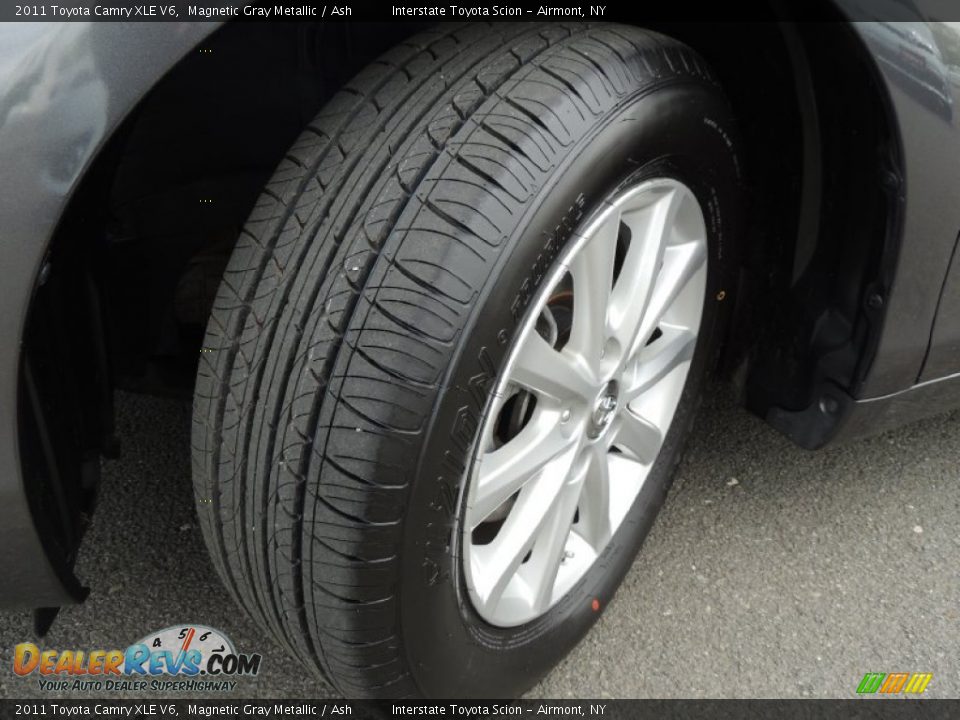 2011 Toyota Camry XLE V6 Magnetic Gray Metallic / Ash Photo #24