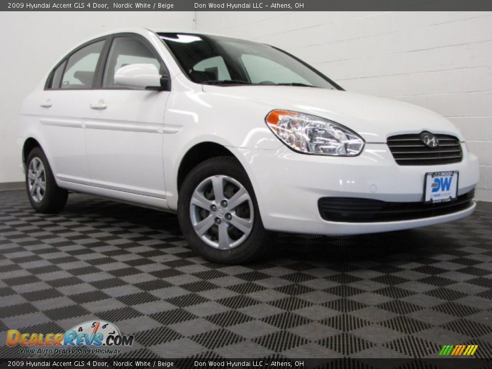 2009 Hyundai Accent GLS 4 Door Nordic White / Beige Photo #1