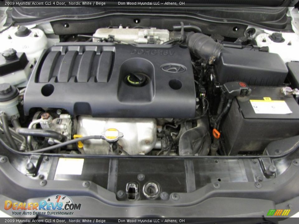 2009 Hyundai Accent GLS 4 Door Nordic White / Beige Photo #5