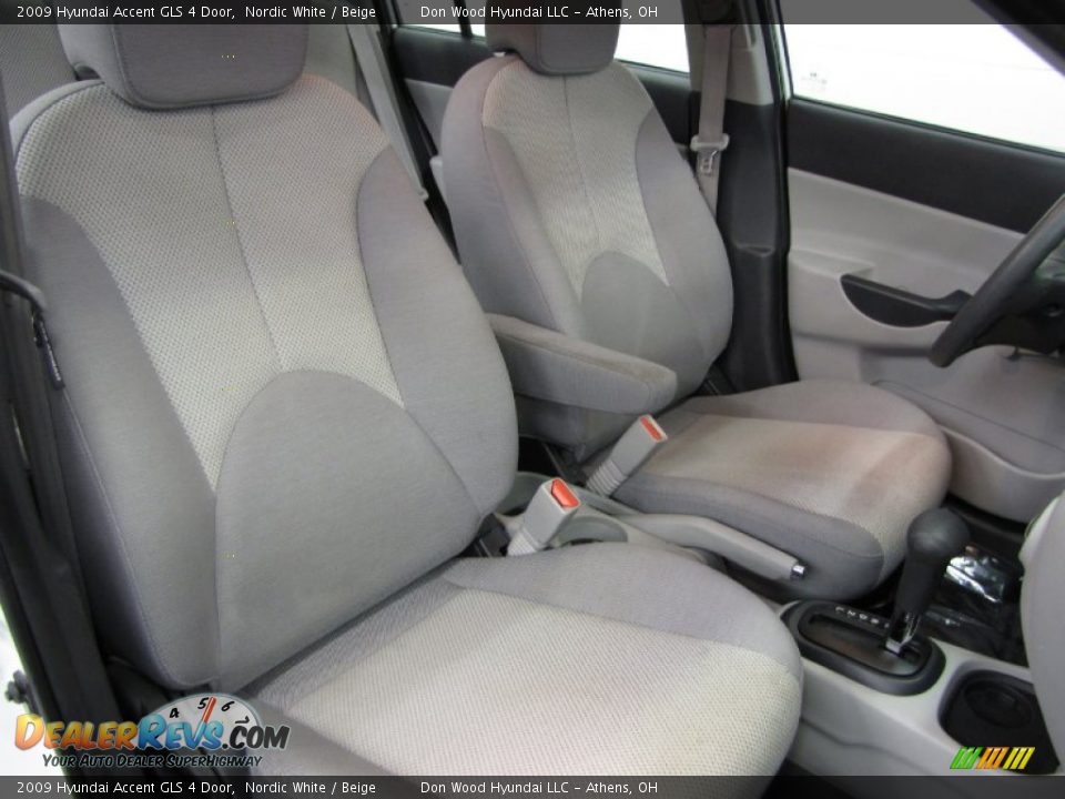 2009 Hyundai Accent GLS 4 Door Nordic White / Beige Photo #9