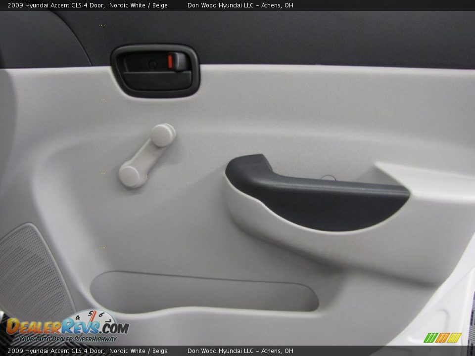 2009 Hyundai Accent GLS 4 Door Nordic White / Beige Photo #13