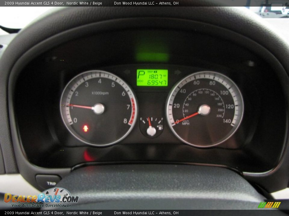 2009 Hyundai Accent GLS 4 Door Nordic White / Beige Photo #17