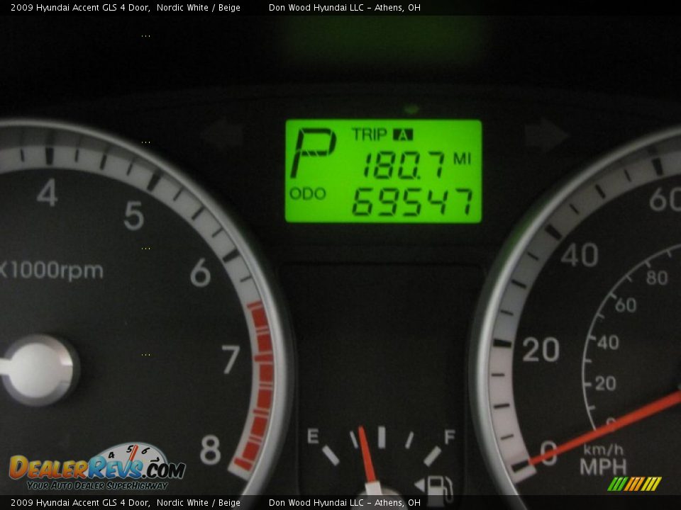2009 Hyundai Accent GLS 4 Door Nordic White / Beige Photo #18